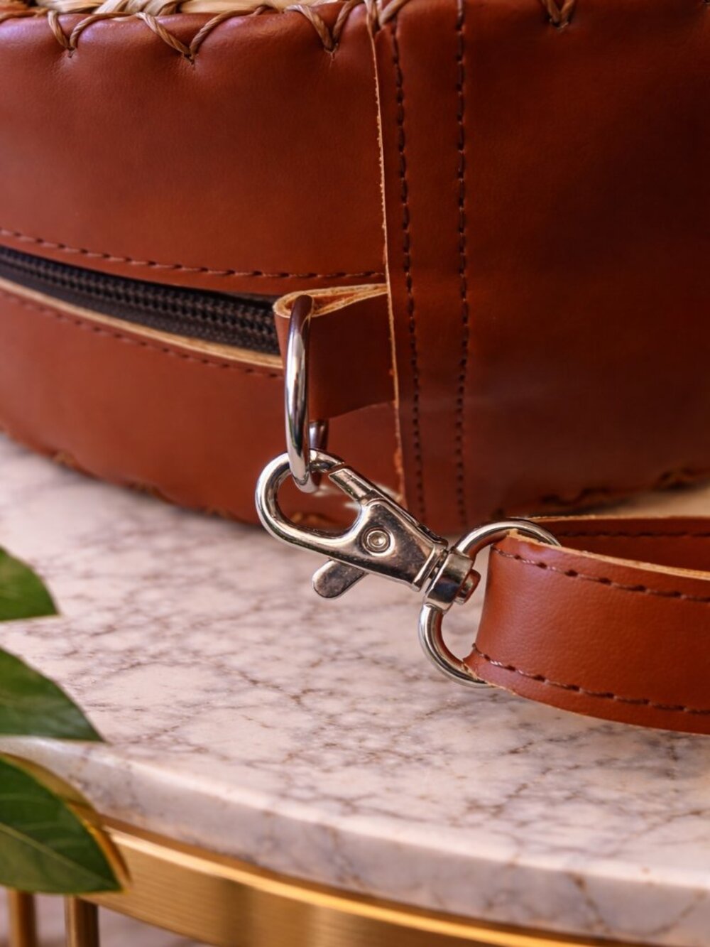Boutique Woven Canteen Crossbody Bag Round Straw Cognac Trim Resort Chic NWOT - Picture 5 of 8